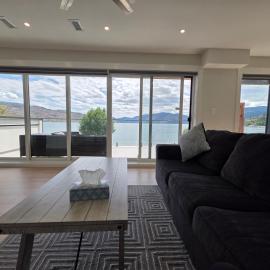 Premium Deluxe PeachView Suites 3BR, hotel em Peachland
