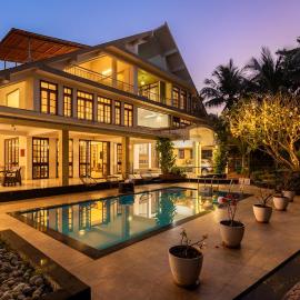 Nirvana Luxurious Pool Garden Villa in Vasai, hotel a Vasai