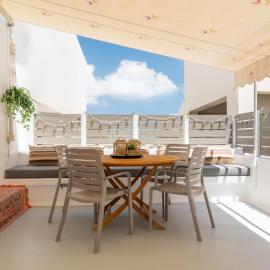 Earthy House, hotel in Mesaria