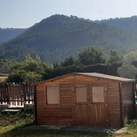 Les Eucalyptus, hotel v destinácii Vesseaux