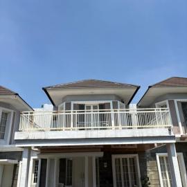Darmawan Villa, hotel en Blimbing