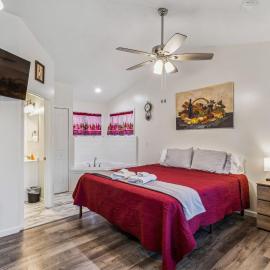 Merlot Cottage - GOTL Strip - Lover's Retreat, hotel a Geneva