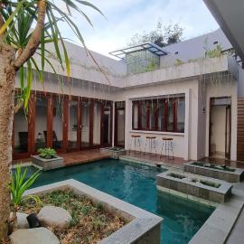 Namdur Villa Sariwangi - Tropical Villa in Bandung With Private Pool