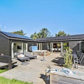 8532-Grenaa-Fridavej-66, hotel v destinaci Grena