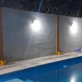 hogar entre montañas