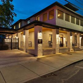 The Davis Luxury Retreat Villa 1-Block from Dolly