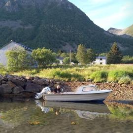Fishermens House, romslig ferieleilighet nær sjøen Medby Senja, viešbutis mieste Senja