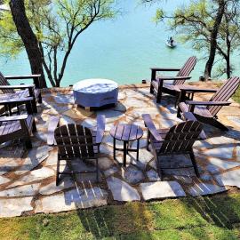 Lakefront Home with Hot Tub and Private Dock, готель у місті Bridgeport