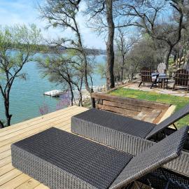 Lakefront Home with Hot Tub and Private Dock, готель у місті Bridgeport