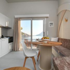 Skalia Mountain & Sea Suites, hotel i Skaliá