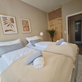 NEU! KINGS-Apartment - 300m zum Bahnhof - max 6 Personen - Mobiles Klimagerät - Küche