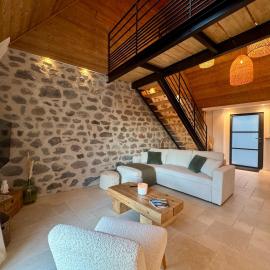 Chez Guytou, hotel in Chambon-sur-Lac