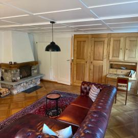 Schweizerhaus Glarus - Historisch & Stilvoll mit Garten, hótel í Ennenda