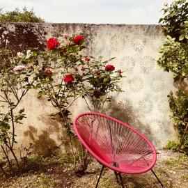 Eulalie ,maison de village avec jardin, hotel i Saint-Aulaye