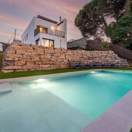 Piscina & BBQ | Cerca Costa Brava, hotel en Tordera