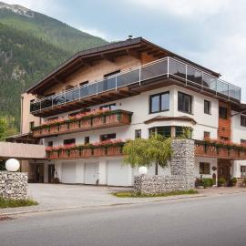 Appartement Pension Strolz, hotell i Bichlbach