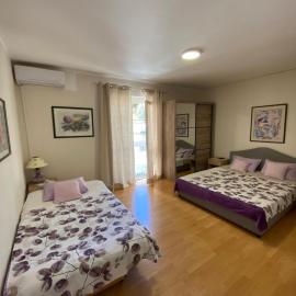 Smestaj Vella, hotel in Herceg-Novi
