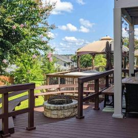 Enchanted April Lake House 3 Bed 2 Bath, hotel din Montgomery
