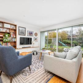 Spacious Family Home Near Mt. Stromlo, hotel in Weston Creek