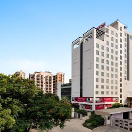 Ramada by Wyndham Ghaziabad Vasundhara, hotell i Ghaziabad