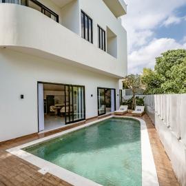 Aya Townhouses - Prime Location Umalas, hotel u gradu Kerobokan