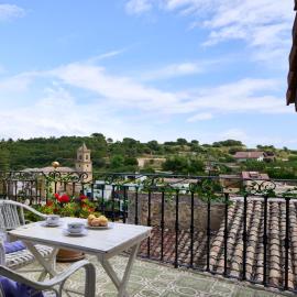 Wine Escape by Fidalsa Baigorrietxea، فندق في Villabuena de Álava