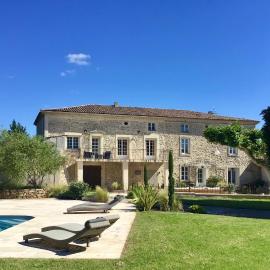 Domaine Chamarel, hôtel à Saint-Paulet-de-Caisson