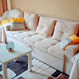 2х комнатная квартира в центре, hotel in Ustʼ-Kamenogorsk