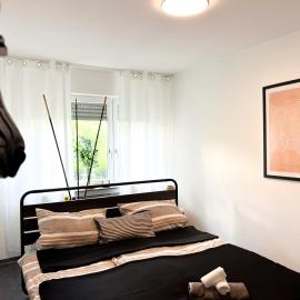 Helle 2 Zimmer Wohnung mit Balkon gemütlich & zentral, hotel Aalenben