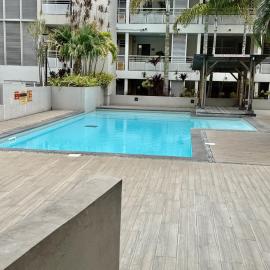 TropiClub Charm appartement avec piscine, hotel in L'Ermitage-Les-Bains