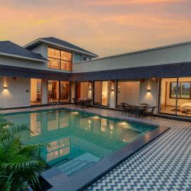 StayVista at Rustic Roots with Bonfire, Lawn, hotel in Jaipur