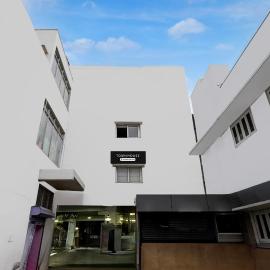 Super Townhouse Arcot Road Near Kauvery hospital, hotel di Chennai