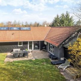 4 star holiday home in Oksbøl, hotel v destinaci Oksbøl