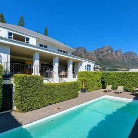 Camps Bay Luxury Family Retreat, Lush & Stylish