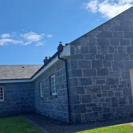 Cozy School House Retreat in Foynes, Hotel in Foynes