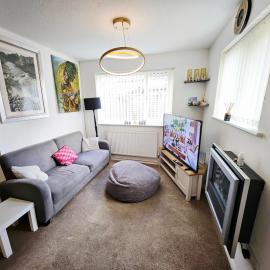 Willow Retreat - House in Burbage- Sleeps2- Garden