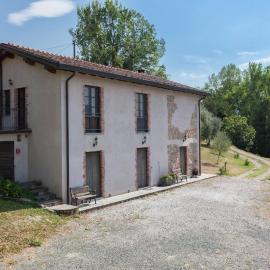 Farmhouse in Aulla with Private Pool, hotelli kohteessa Aulla
