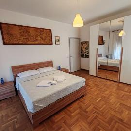 Tarak palace Inn