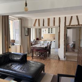 Appartement 1er étage dans maison de maître