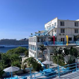Roatan में, होटल Lunas View Hotel and Restaurant