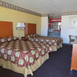 Winnie Inn Suites & RV Park, хотел в Уини