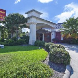 Winnie Inn Suites & RV Park, hotel en Winnie