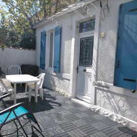 Petite maison CHATELNANON à 250 mètres de la mer, hotel in Châtelaillon-Plage