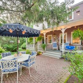 < 1 Mi to Dtwn Salem: Apt w/ Shared Patio & Yard!