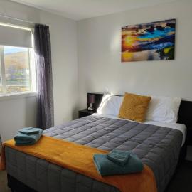 LAKE ESCAPE - Warm quiet and spacious two bedroom Apartment, Hotel in Otematata