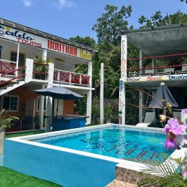 Caldo Tours, hotel em Ewarton