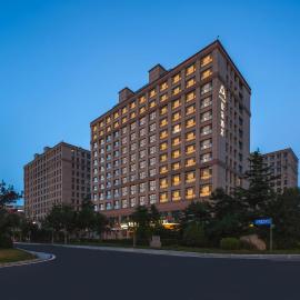 웨이하이에 위치한 호텔 Atour Hotel Xingfu Gate Weihai City