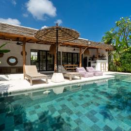 Villa Ruta I - Sumptuous 2BR Luxury Villa next to Luna Beach Club and Nyanyi Beach, hotel in Tanah Lot