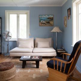Lovely cabin with a beautiful view over Byske river, hotel em Byske