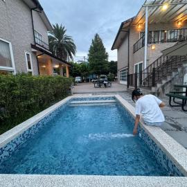 Yosemite Homestay, отель в городе Юаньшань